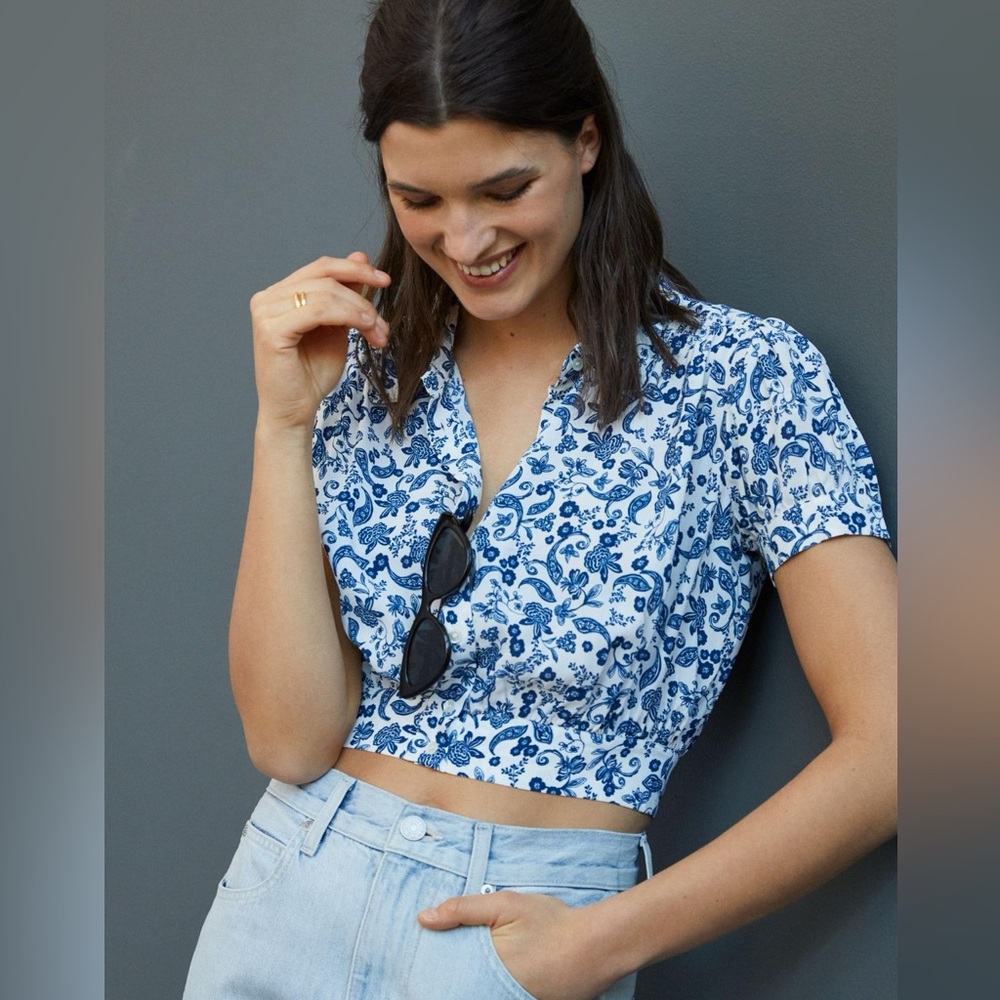 Favorite Daughter Floral Buttondown Shirt size M